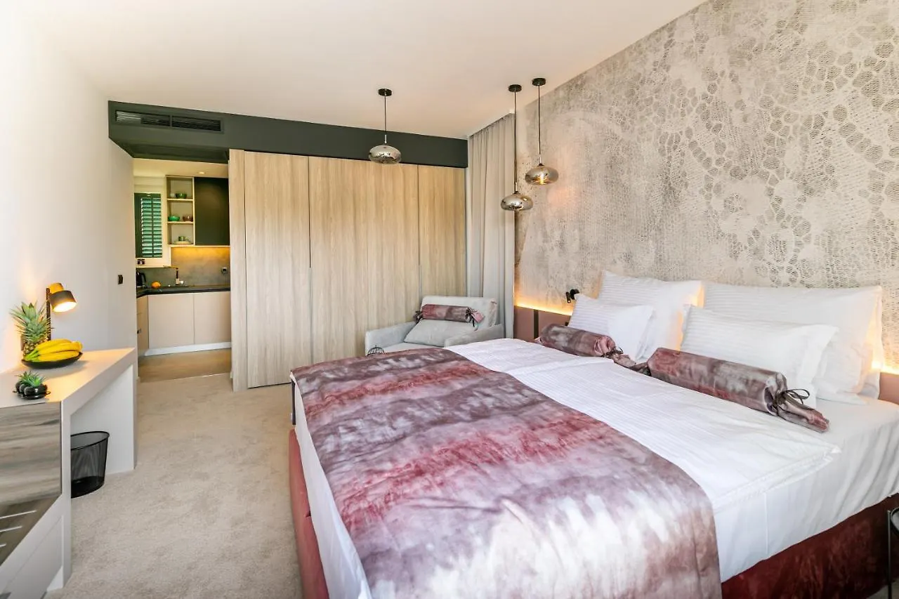 Luxury Rooms Il Ponte 트로기르 0*,