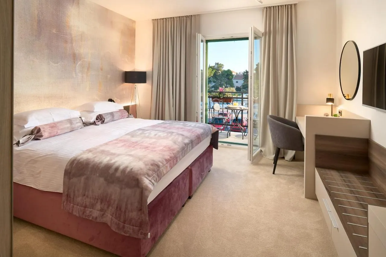 לינה וארוחת בוקר Luxury Rooms Il Ponte טרוגיר